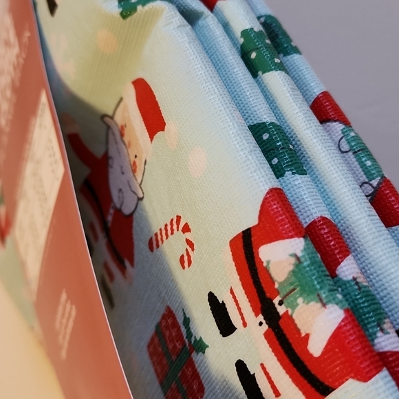 Brand new Christmas Vinyl Table Cloth 52x52inch - Picture 5 of 7